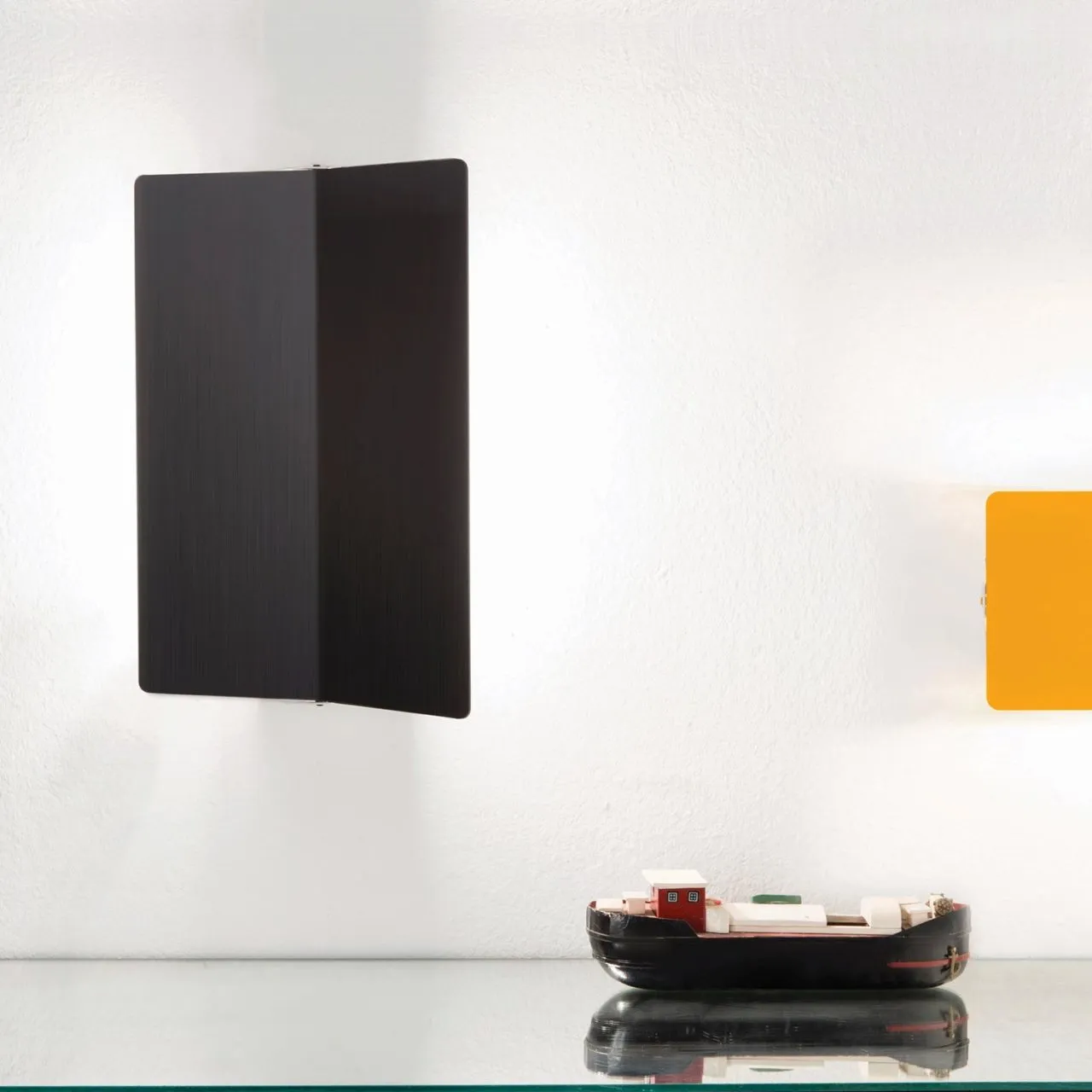 APPLIQUE À VOLET PIVOTANT PLIÉ Wall Lamp