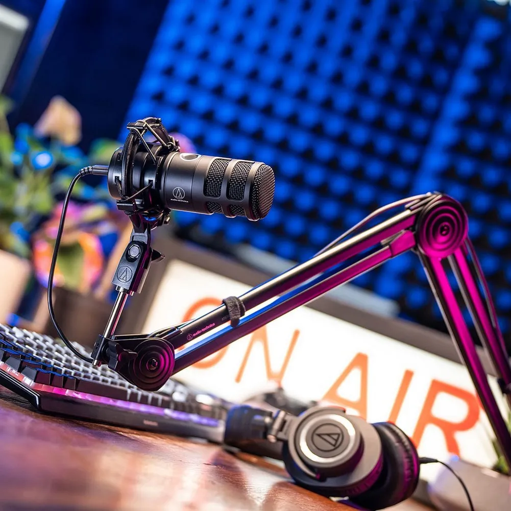 Audio Technica AT2040USB Hypercardioid Dynamic USB Podcast Microphone w/ Boom Arm - Bundle