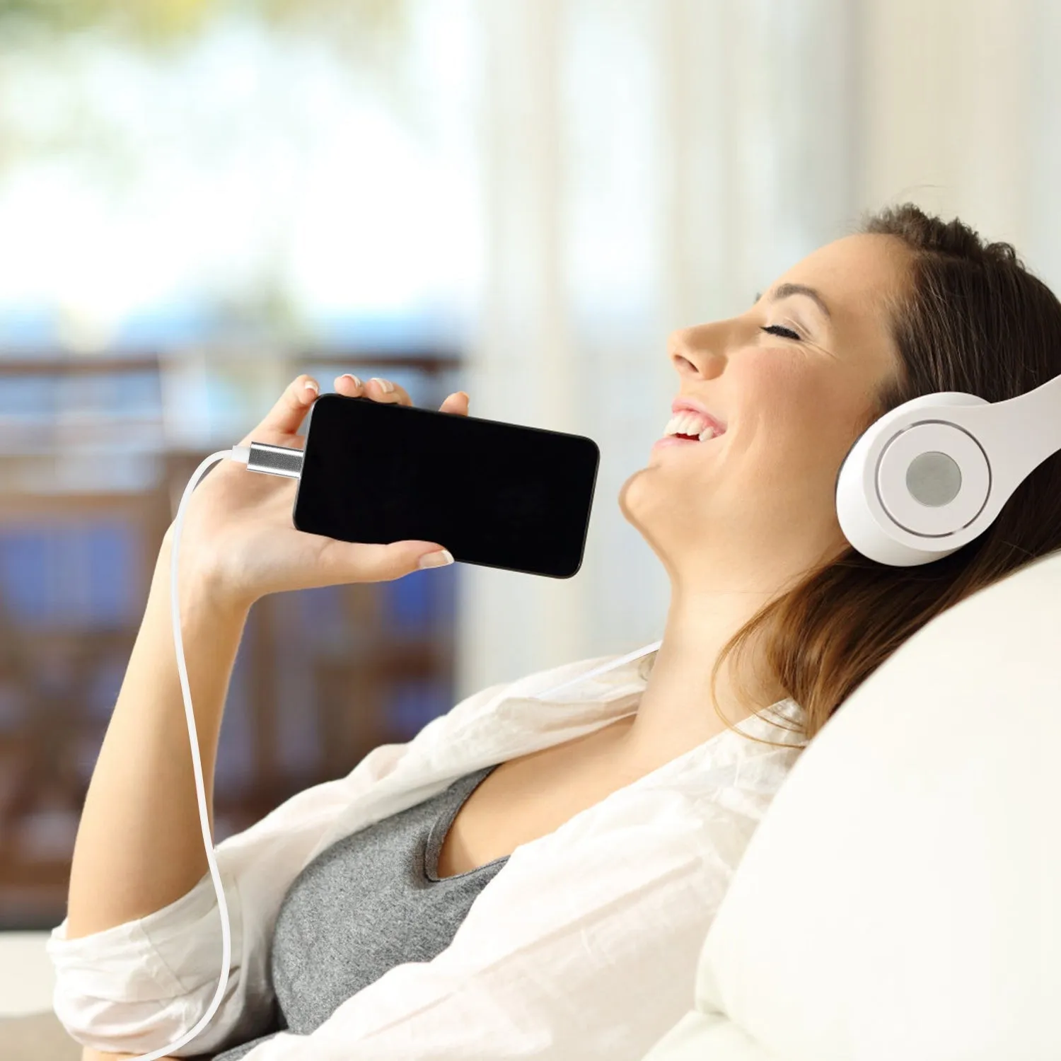 iOS 8 Pin to 3.5mm Aux Audio Adapter Cord