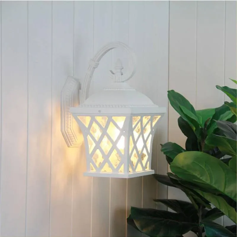 Lattuce Outdoor Coach Wall Light in Black or White