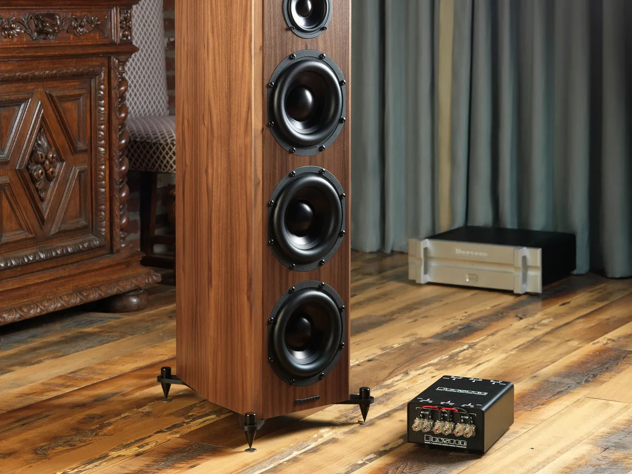 Model T Loudspeaker Pair - Open Box